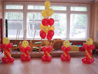 Композиция из шаров (4 фигурки + 14 гелиевых шаров на стойке)